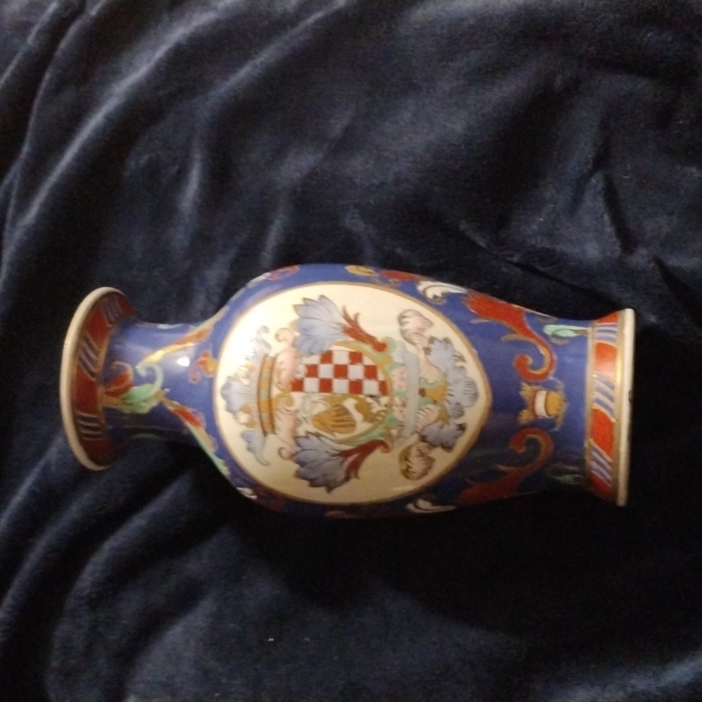 19th century hand-painted China vase